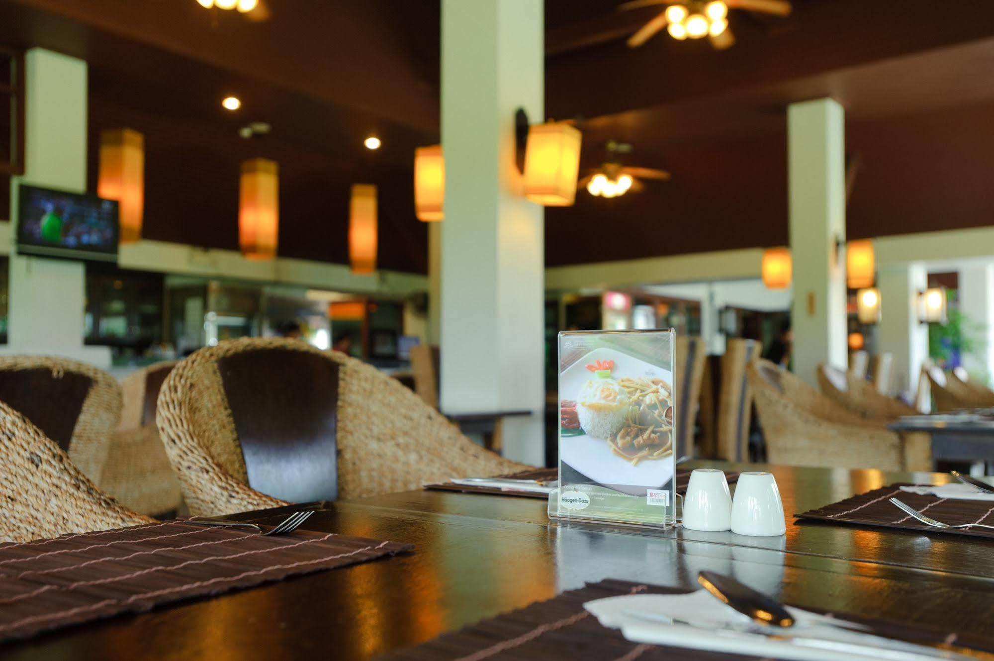 Chiangmai Highlands Golf And Spa Resort Mae On Екстериор снимка