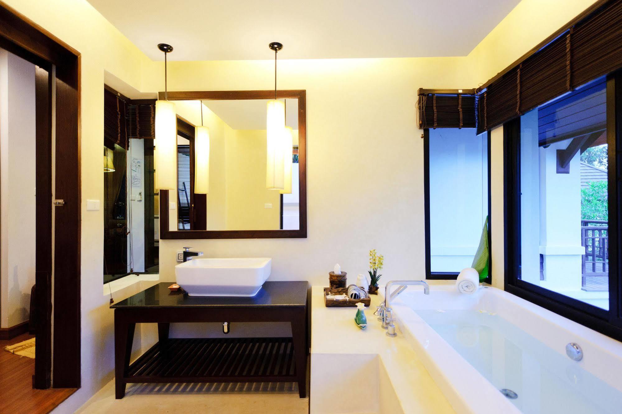 Chiangmai Highlands Golf And Spa Resort Mae On Екстериор снимка